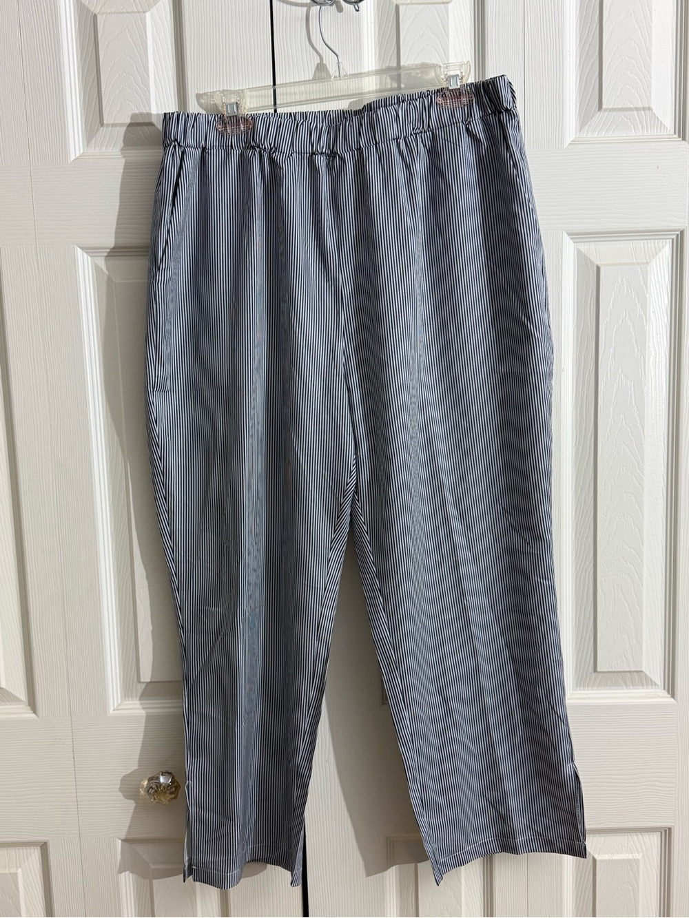 Casual Elastic-Waist Gray Pinstripe Women’s Pants